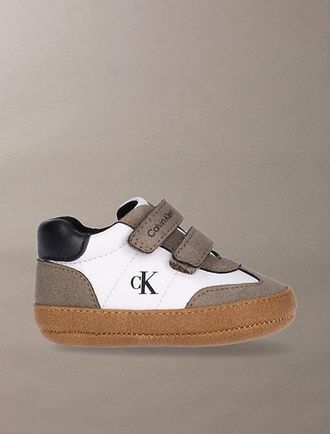 Calvin Klein JEANS Signature Babysneakers Met