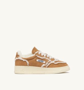 Autry SNEAKERS MEDALIST MUTTON IN SUEDE COGNAC E SHEARLING IVORY