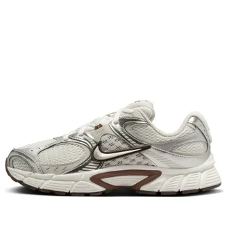 Nike (WMNS) Nike V5 RNR Sail Fauna Brown HQ7901-102