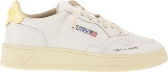 Autry Medalist Low-Ledersneaker mit gepr&auml;gtem Logo