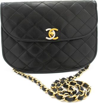 Chanel Vintage Round Flap Quilted Lambskin Black Leather Handbag (Pre-Owned)