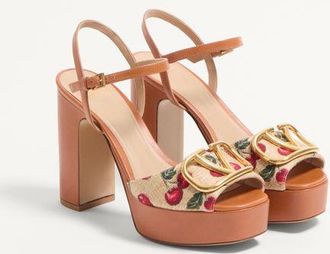 Valentino Garavani Sandalo Con Plateau Vlogo Signature In Rafia Jacquard Con Motivo Cherryfic 115Mm Donna NATURALE/ROSSO 35.5