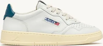 Autry MEDALIST LOW SNEAKERS IN WHITE AND MALLARD BLUE LEATHER