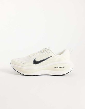 Nike Vomero Plus sneakers bianco sporco e nero
