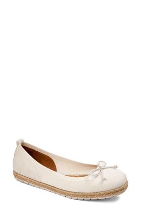 Me Too Kenzie Espadrille Flat in White Mesh at Nordstrom, Size 7