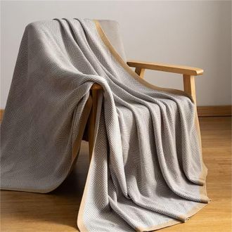 No Brand Manta De Lujo Para Cama, Ideal Para Sal&oacute;n, Sof&aacute; Y Oficina. Suave, Ligera Y Con Un Dise&ntilde;o De Espiga Afelpada Sobre Textura De Papel (color Camel, 130 X