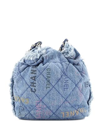 Chanel Denim Mood Chain Logo Printed Quilted Fringe Denim Medium bucket bag - Blauw