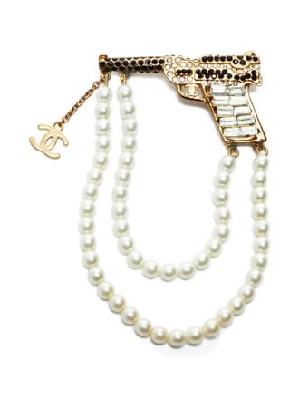 Chanel 2001 pistol-motif brooch - women - Gold Plated/Faux Pearl - One Size
