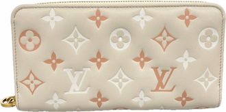 Louis Vuitton Cream Long Wallet (Bi-Fold) (Pre-Owned)