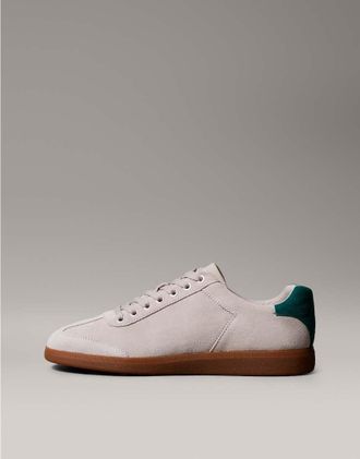 Calvin Klein Jeans Calvin Klein - Sneakers basse in camoscio bianco sporco e verdi con suola cupsole in gomma