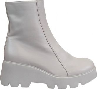 Naked Feet Womens Xenus Boots In Mist