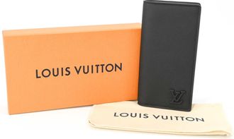 Louis Vuitton Black Leather Wallet (Bi-Fold) (Pre-Owned)