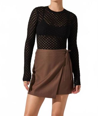 Astr Dex Textured Sweater Top In Black
