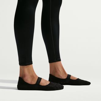 Nike Womens SKIMS Dri-FIT Pilates Grip No-Show Socks (1 Pair) in Black | S1016194-034
