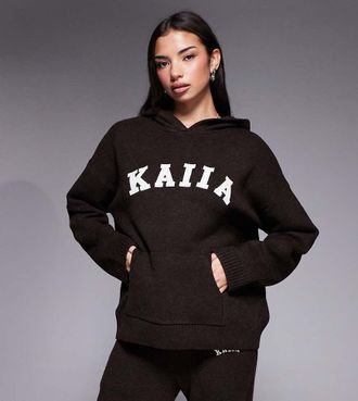 KAIIA Felpa in maglia effetto lana color cioccolato con cappuccio e logo ricamato in coordinato-Marrone