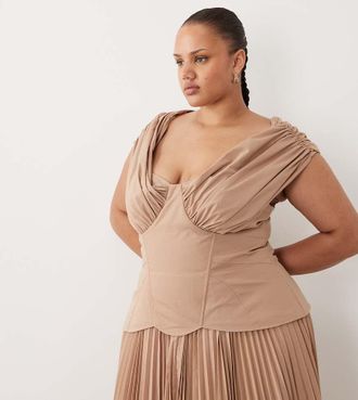 Asos Curve - Vestito midi in rasatello di cotone a pieghe con spalle scoperte e fianchi sagomati color moka-Marrone