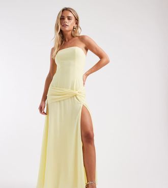 Tfnc Petite Vestito lungo da cerimonia in chiffon color limone con dettaglio attorcigliato e spacco sulla coscia-Giallo