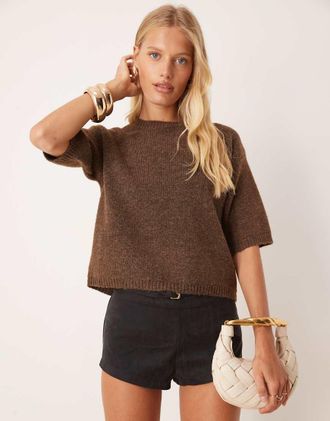 Pretty Lavish Top a maniche corte in maglia color cioccolato con bottoni-Marrone