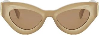 Fendi Bruine Zonnebril Stijlvol en Comfortabel - Dames - Zonnebrillen - Bruin - 52 MM - Accessoires