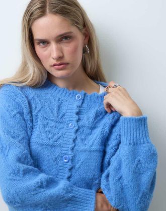 Reclaimed Vintage cardigan lavorato a uncinetto con motivo a trecce blu