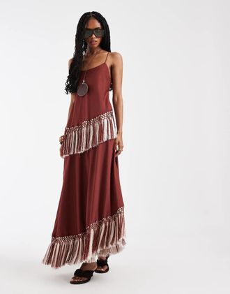 Asos Vestito lungo con spalline sottili in raso bordeaux a strati bicolore con frange-Multi