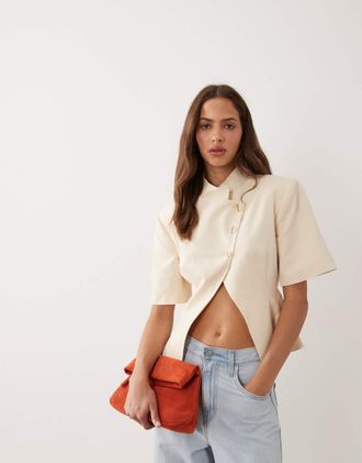 Asos Blazer asimmetrico a maniche corte color ecru-Bianco