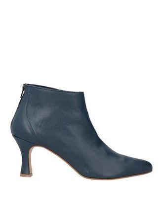 Noa. A Ankle boots