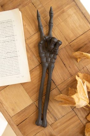Kalalou Cast Iron Skeleton Peace Sign