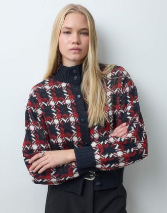 Mango giacca in maglia con collo a imbuto con motivo pied de poule astratto in blu navy, rosso e bianco