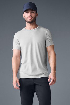 Alo | Triumph T-Shirt in Athletic Heather Grey, Size: Medium