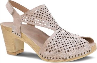 Dansko Womens Tegan Vintage Leather Sandals In White