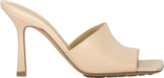 Bottega Veneta Leren Muiltjes met Vierkante Neus en Rubberen Studs - Dames - Muiltjes - Roze - 39 1/2 EU - Schoenen