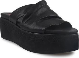 National Comfort Reneta Platform Leather Sandal in Black at Nordstrom, Size 10