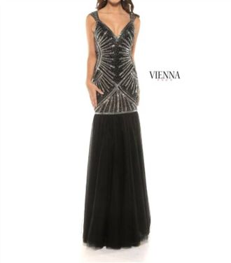 xoxo Sleeveless Long Gown In Grey
