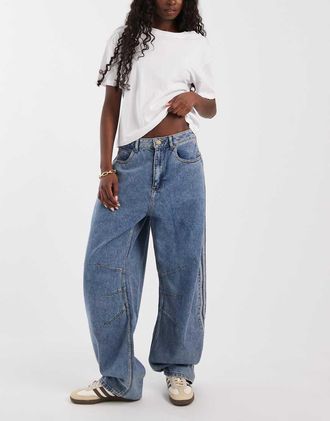 adidas Originals jeans a gamba bombata in lavaggio chiaro blu