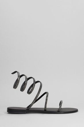 Nicolas Lainas Flats