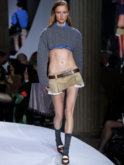 El look de Miu Miu con minifalda: manual de uso