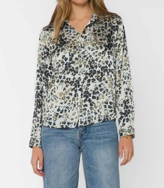 Velvet Heart Natalie Top In Hand Painted Leopard