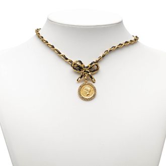 Chanel Pre-owned Womens Leather And Gold Plated Medallion Bow Pendant Necklace - Beige - One Size