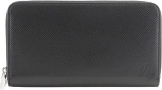Louis Vuitton Black Noir Taiga Leather Long Wallet (Bi-Fold) (Pre-Owned)
