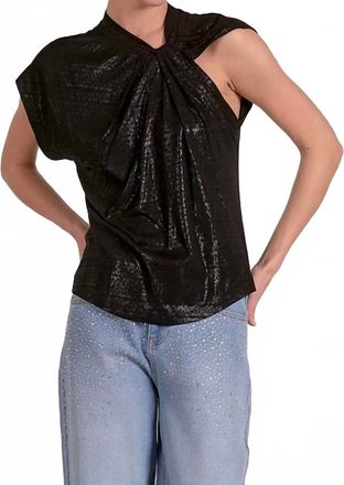 Elan Twist Shoulder Top In Black