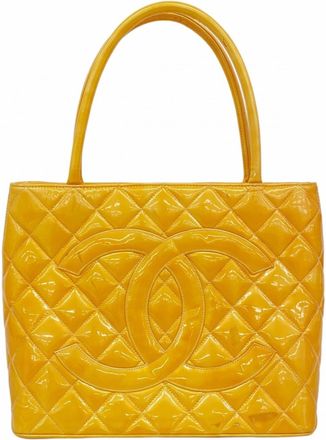 Chanel Yellow Patent Leather Tote Bag (Pre-Owned)
