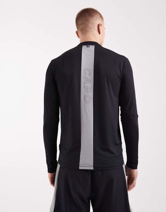 Capo Active Performance - T-shirt nera a maniche lunghe con zip corta e stampa sul retro-Nero