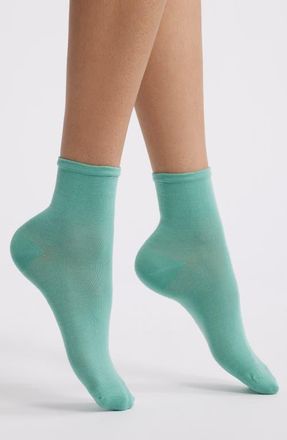 Hue Sleek Crew Socks in Wasabi at Nordstrom