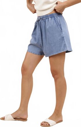 Sadie & Sage Good Samaritan Cotton Shorts In Mid Wash