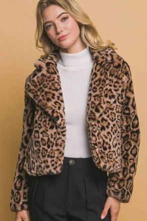Love Tree Short Faux Fur Jacket In Leopard
