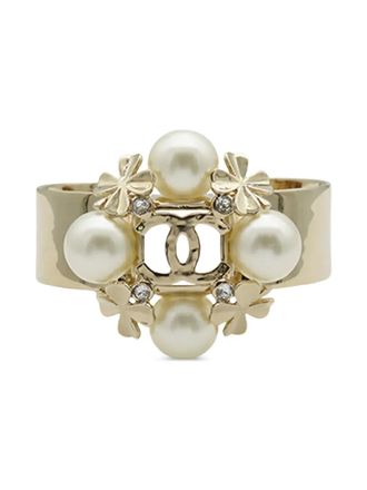 Chanel 2022 CC Gold Plated Faux Pearl Clover Cuff Bracelet costume bracelet - Oro