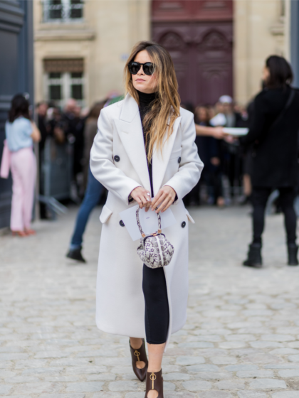 Mantel Mania: Wir zeigen die Trends und welche Farben 2023 angesagt sind