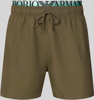 Emporio Armani Relaxed Fit Badeshorts mit Logo-Stitching in Oliv, Gr&ouml;&szlig;e L