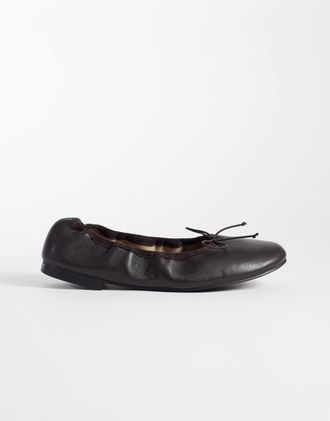 Tony Bianco ballerine Chelsea a punta tonda in pelle color cioccolato-Marrone